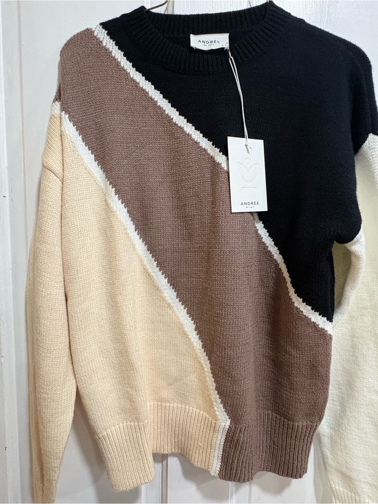 ANDREE BY UNIT Sweaters - ANDREE BY UNIT Diagonal Colorblock Crewneck Sweater - Black, Brown, Cream